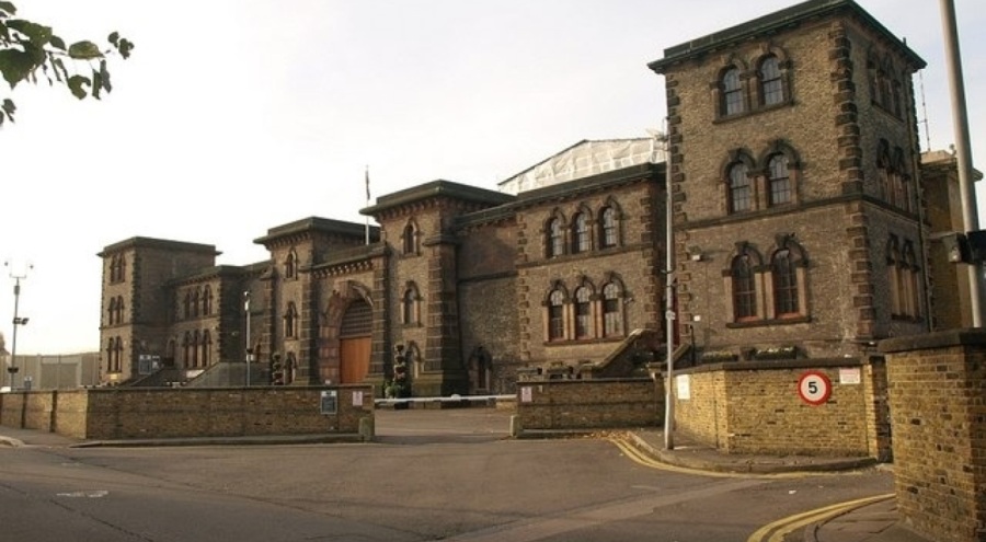 Terör şüphelisi İngiltere'deki hapishaneden kaçtı! Alarma geçildi