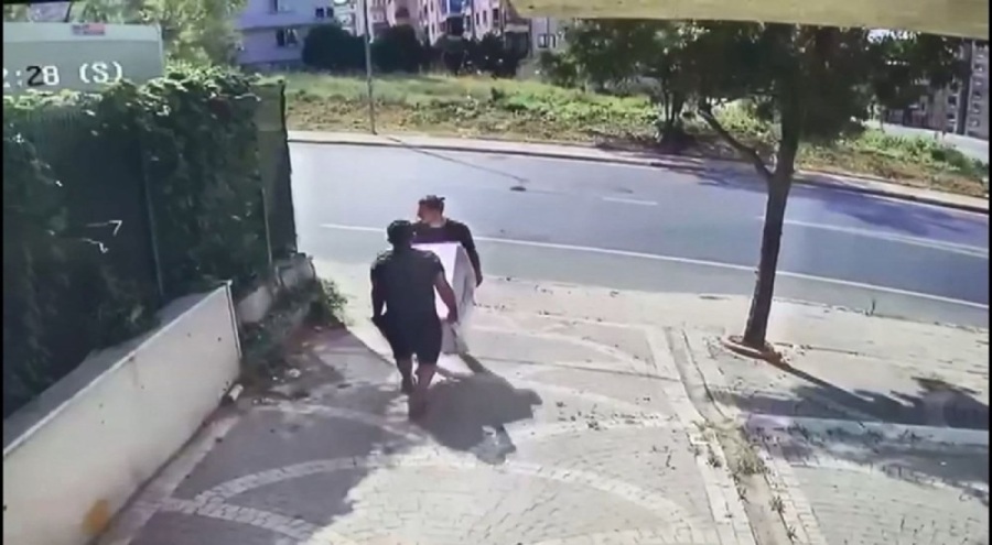 Yoldan geçen vatandaştan yardım istedi! 12 saat süren hırsızlık