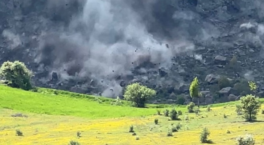Giresun'da heyelan: Espiye-Ericek yolu ulaşıma kapandı