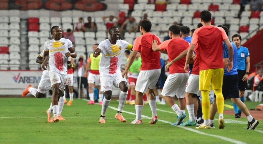 Kayserispor'un yeni hocası yarın belli oluyor