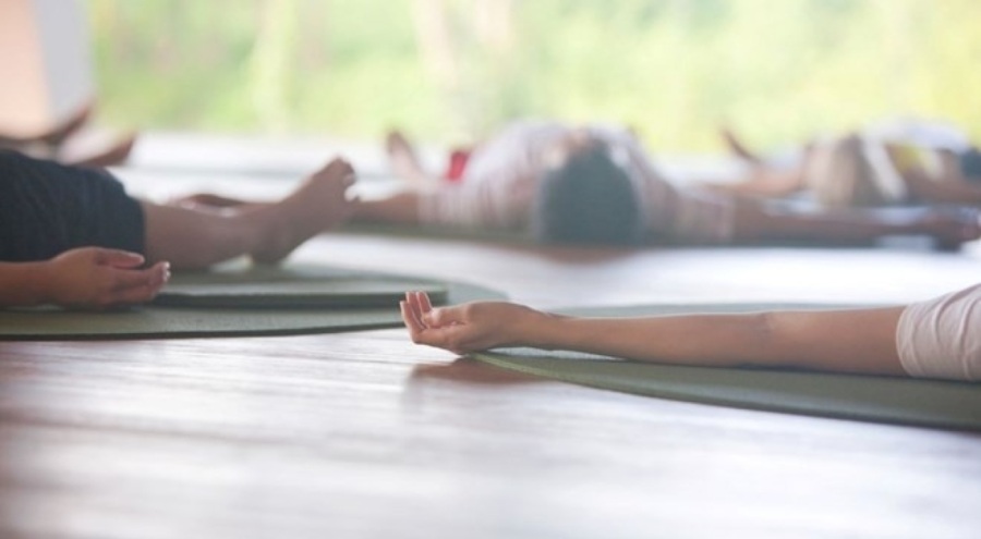 Yoga yapanları öldü sandı, toplu katliam ihbarında bulundu!