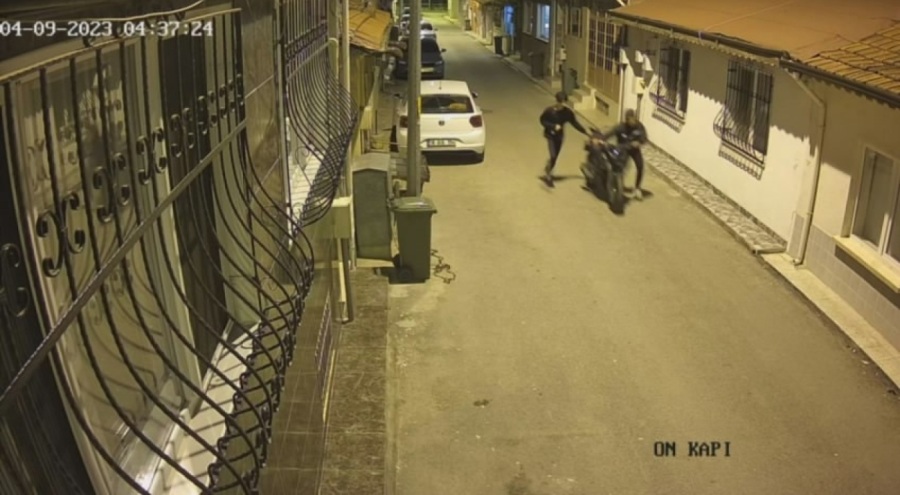 Bursa'da keşif yapıp motoru çaldılar