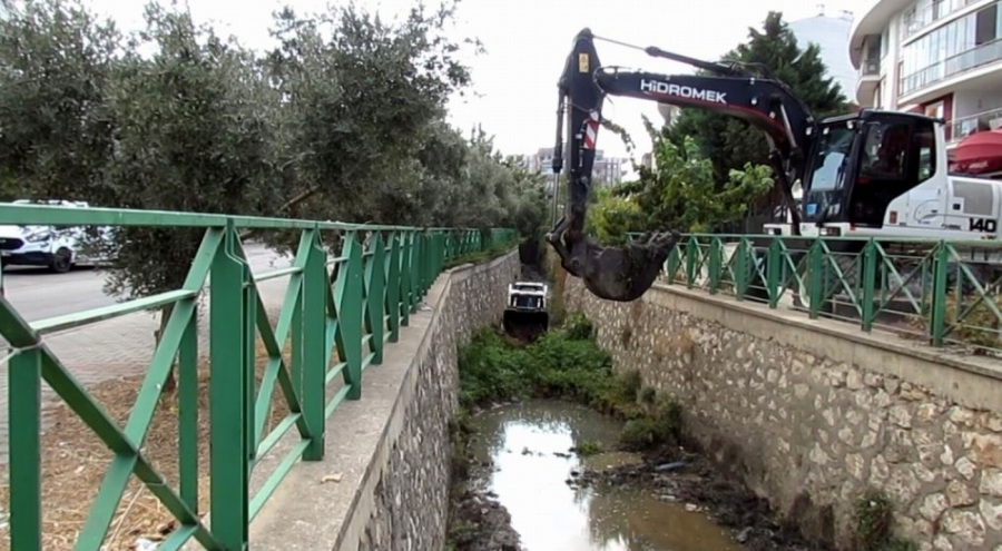 Bursa Mudanya'da Çamaşır Deresi'nde ıslah çalışmaları başladı