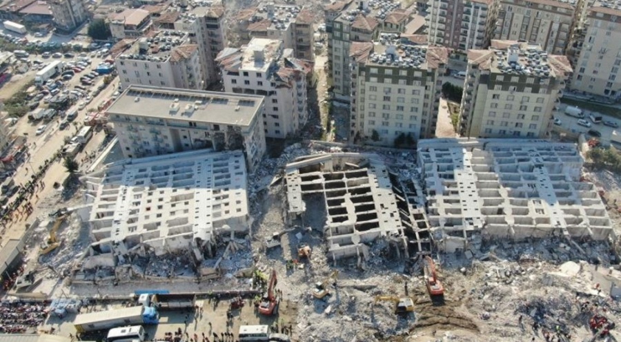 'Cennetten bir köşe' diye satılan Rönesans Rezidans'ta depreme yakalanmışlardı! 7 aydır haber alınamıyor