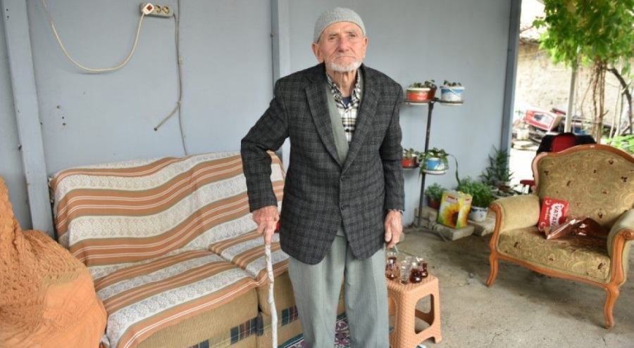 Bursa'da, "Gerekirse yine gider savaşarım" diyen 87 yaşındaki Nuri Dede hayatını kaybetti