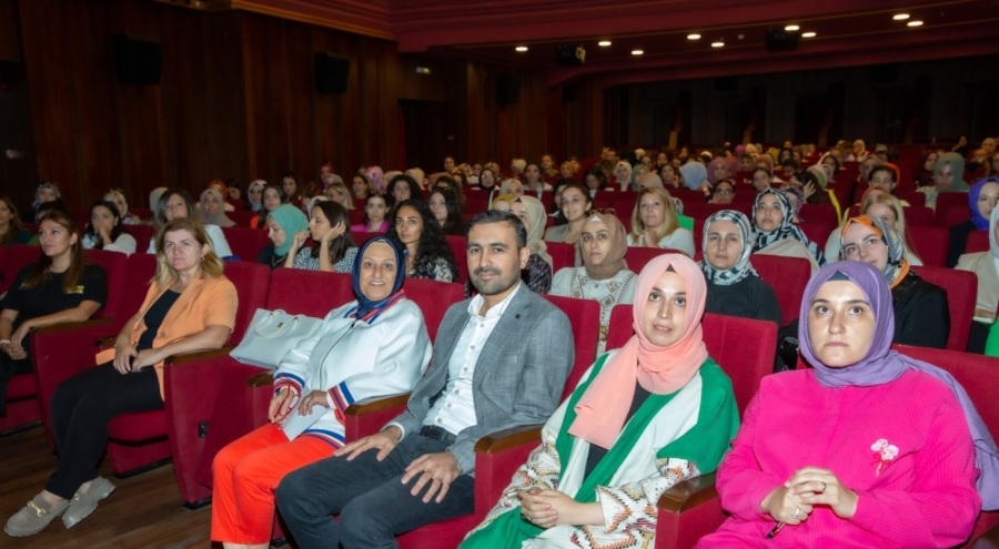 Bursa'da Ana Kucağı öğretmenlerine eğitim semineri