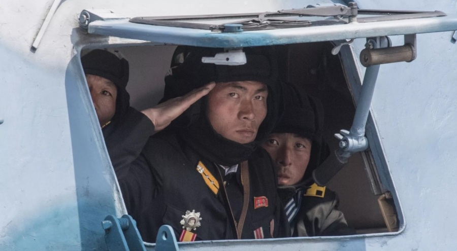 Kuzey Kore, nükleer silah taşıyabilen denizaltısını tanıttı