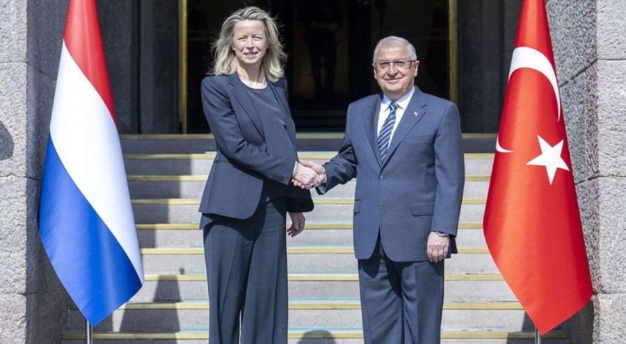 Bakan Güler, Hollandalı mevkidaşı ile görüştü