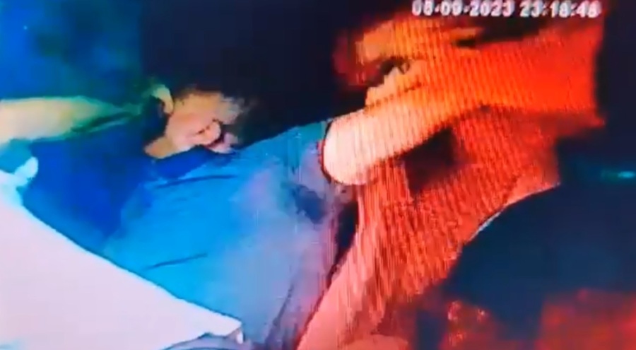 Taksiciyi öldüresiye dövdü! Ardından gasbetti