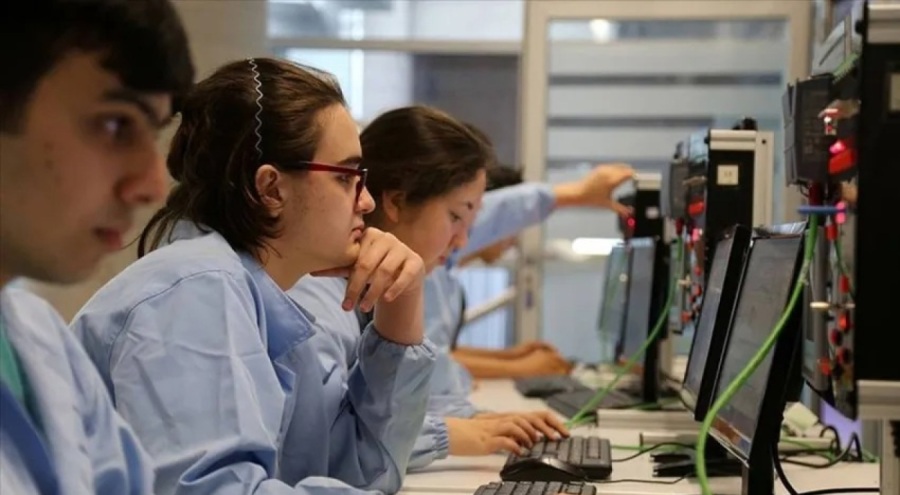 Teknik öğretmenlere puan şartı getirildi