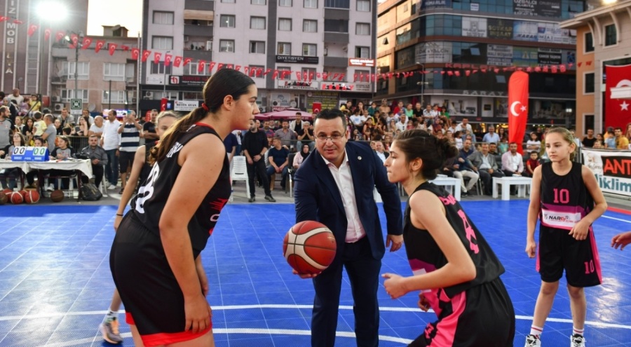 Mustafakemalpaşa'nın markası Tatlıtop Basketbol Şenlikleri başladı