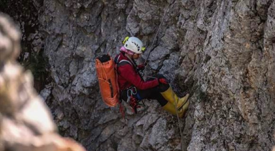 Mersin'de mağarada rahatsızlanan ABD'li dağcı Dickey'in tahliyesi devam ediyor