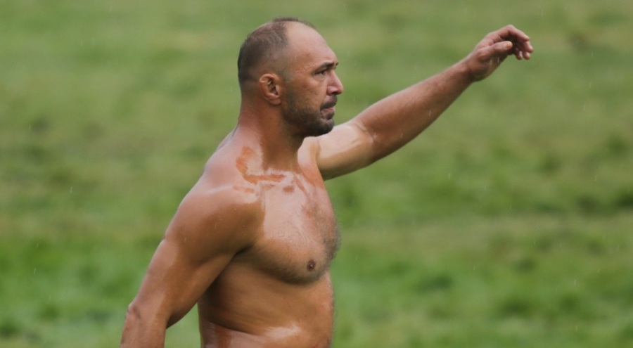 Tarihi Elmalı Yağlı Güreşleri'nde Ali Gürbüz başpehlivan oldu