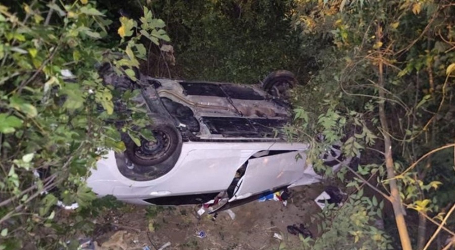 Bisikletliye çarpmamak için manevra yapan sürücünün otomobili, Filyos Çayı'na uçtu!