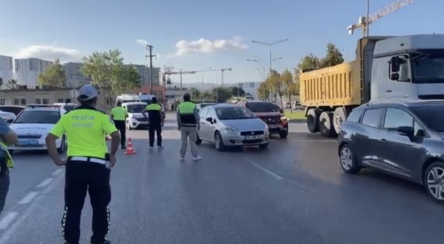 Bursa Emniyet Müdürlüğü ekiplerinden öğrenci servislerine denetim