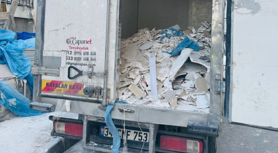 Ormana moloz döken kamyona 41 bin lira ceza kesildi!