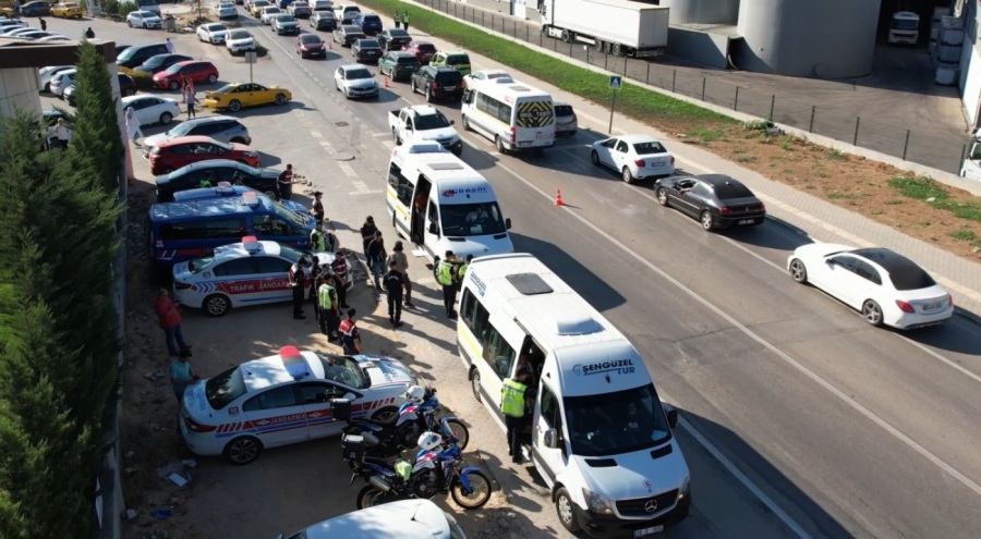 Bursa'da jandarma harekete geçti! Okul servisleri tek tek arandı