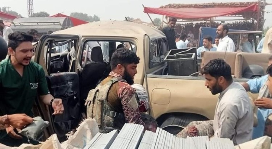 Pakistan'da bombalı saldırı