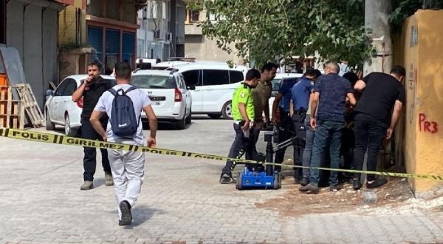 Yol kenarına bırakılan şüpheli paket tedirgin etti!