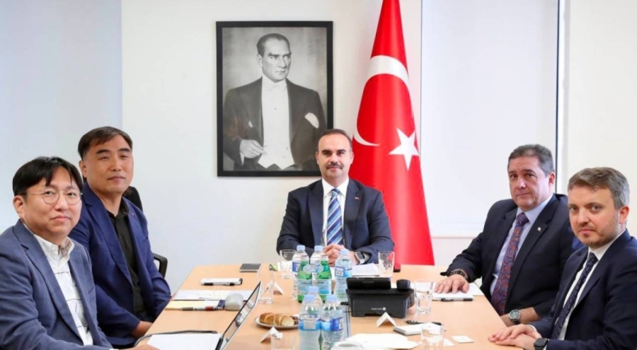 Bakan Kacır'dan Hyundai, LG ve Samsung yöneticileriyle toplantı!