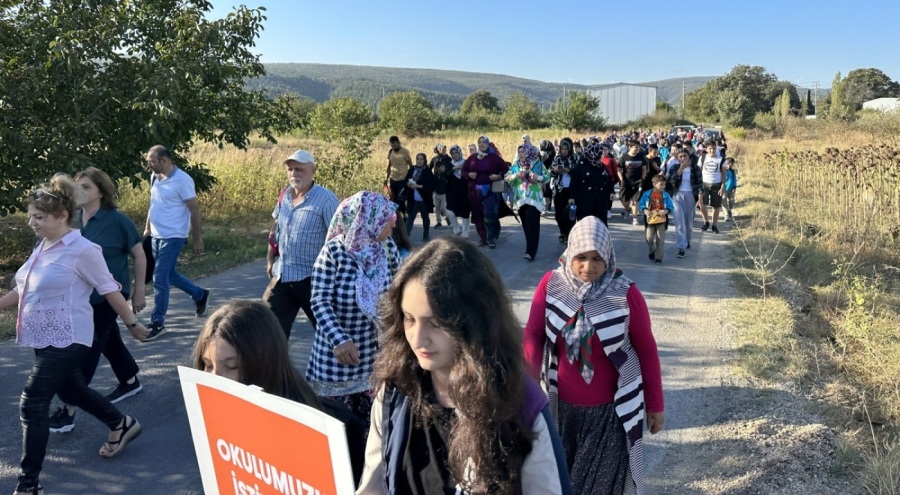 Bursa'da öğrencilerin okul yolu çilesi!