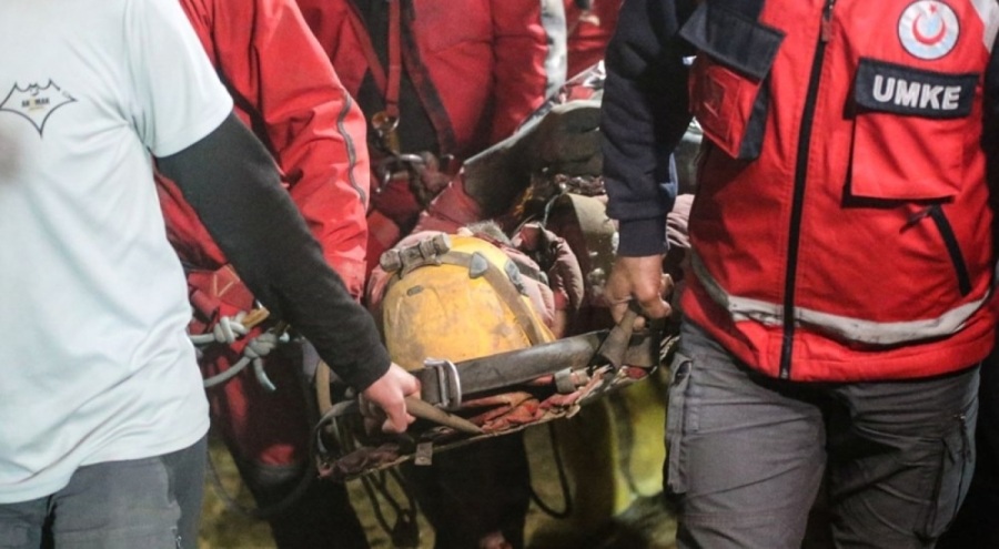 Mersin'de ABD'li dağcı rahatsızlanarak mahsur kalmıştı! 9. gününde kurtarıldı