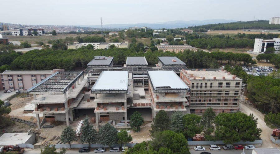BUÜ'de aynı anda anda eğitim alabileceği dersliklerin inşaatı sürüyor