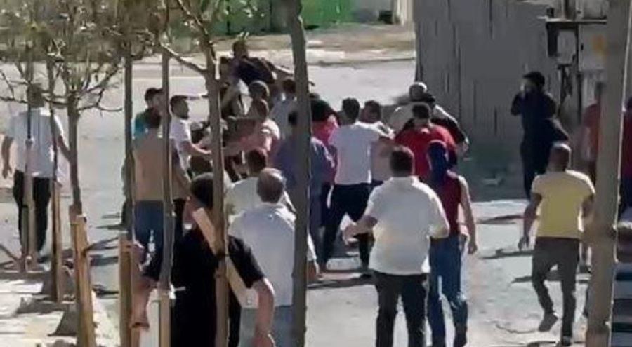 Husumetli iki grup sokağı ringe çevirdi!