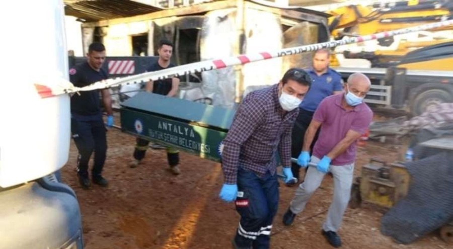 İşçilerin kaldığı konteynerde çıkan yangında vinç operatörü yanarak can verdi!