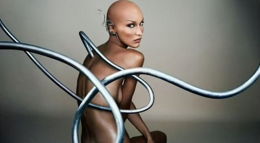 Model Bella Hadid yapay zeka robotu oldu