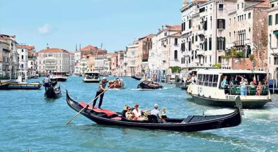 Venedik'i günübirlik ziyaret edenlerden 5 euro alınacak