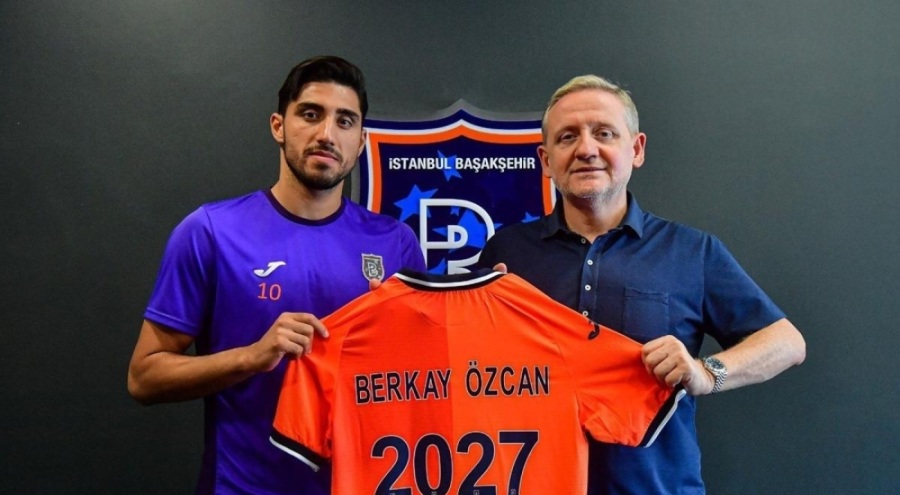 Başakşehir, Berkay Özcan'ın sözleşmesini uzattı