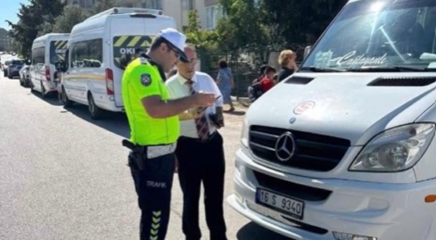 Bursa'da okul çevrelerinde servislere yönelik denetimler devam ediyor