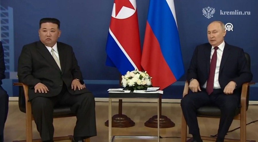 Putin, Kuzey Kore lideri Kim ile bir araya geldi