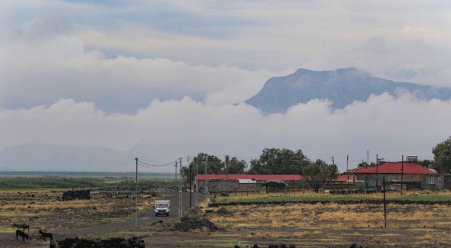 Ağrı Dağı zirvesi beyaza büründü