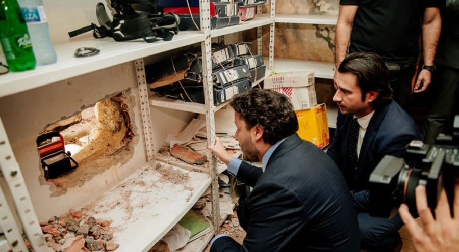 Karadağ'da uyuşturucu ve suç dosyalarının olduğu mahkeme deposuna açılan tünel bulundu