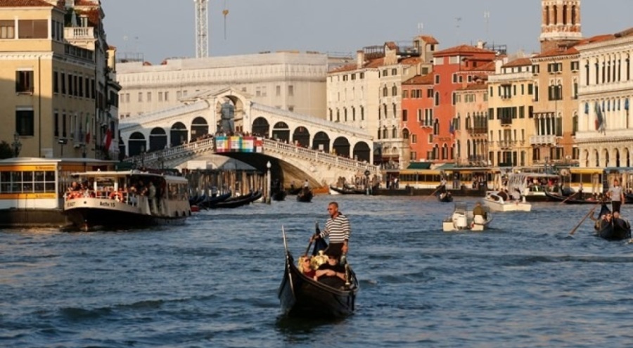 Venedik'e günübirlik gelen turistlerden giriş ücreti alacağını açıklandı