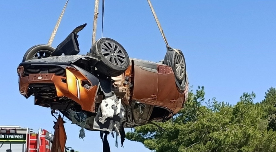 Otomobiller çarpıştı! Sürücü öldü, yaralılar var