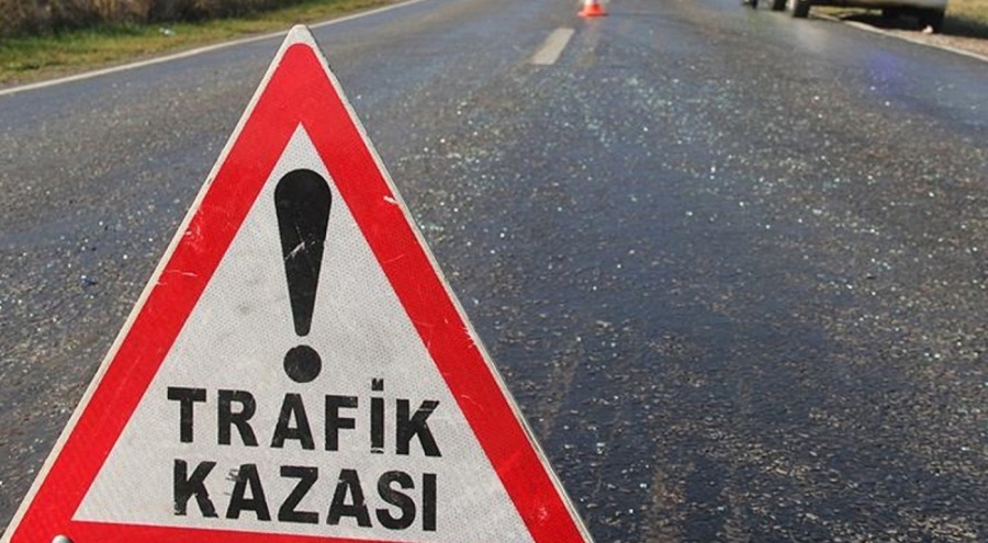 Devrilen kamyonun sürücüsü feci şekilde hayatını kaybetti