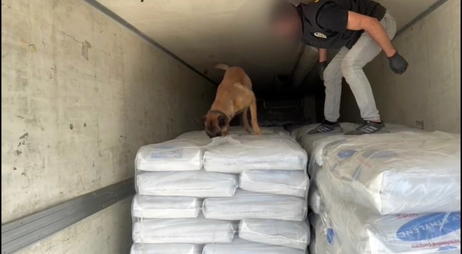 Narkotik köpeği  7,5 kilo metamfetamin buldu