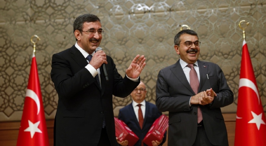 Bakan Tekin'den "yardımcı doçentlik" açıklaması geldi!