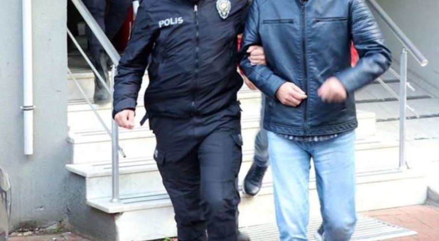 Bursa ve İstanbul'da kendilerini savcı olarak tanıtan şebekeye operasyon!