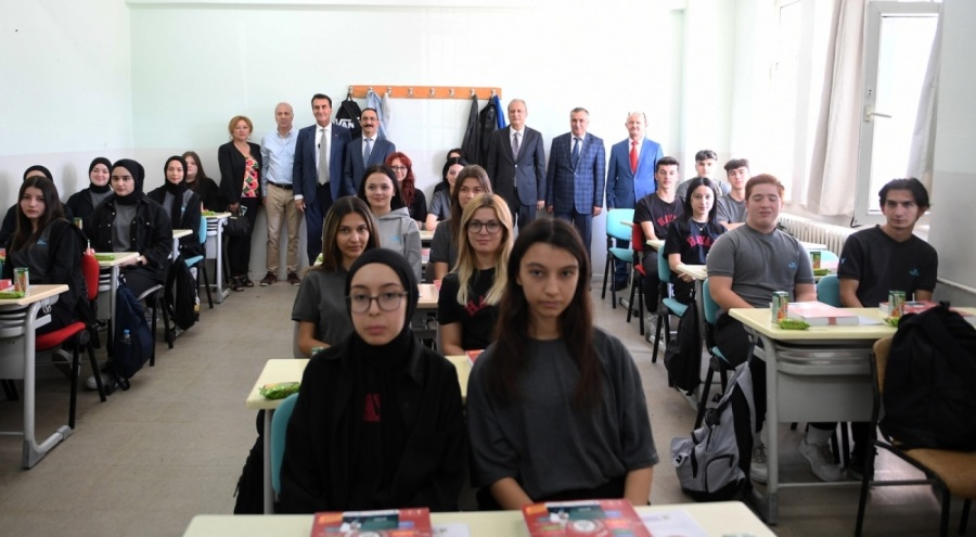 Bursa'da öğrencilere kitap desteği