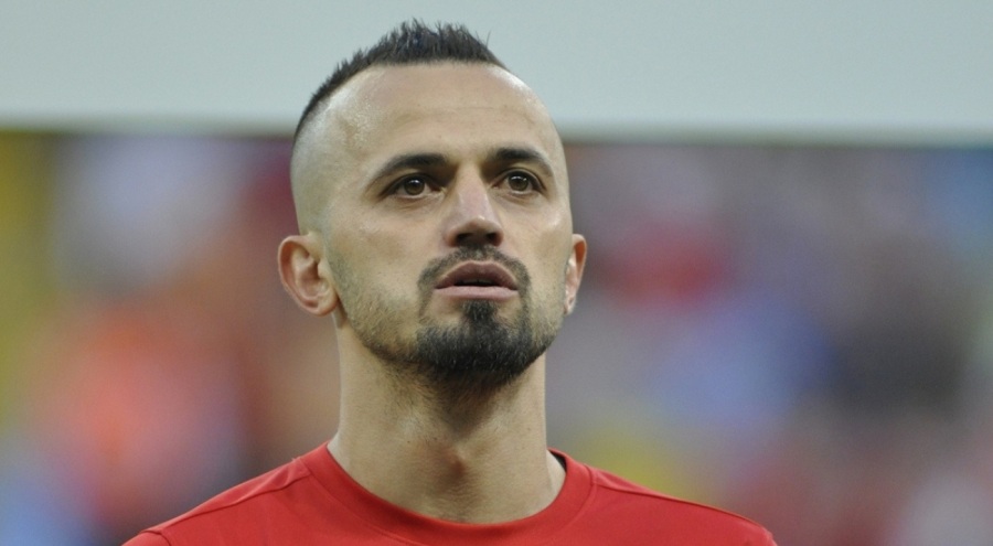 İlhan Parlak futbolu bıraktığını açıkladı!