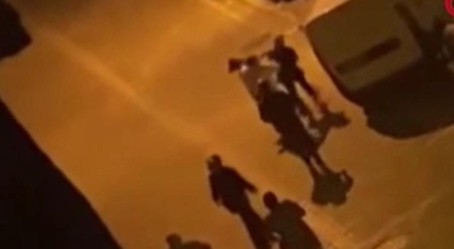 Esenyurt'ta kız kardeşler saç saça birbirine girdi!