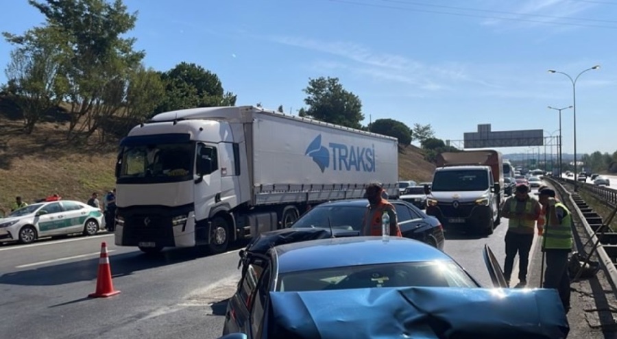 TEM otoyolunda zincirleme kaza!