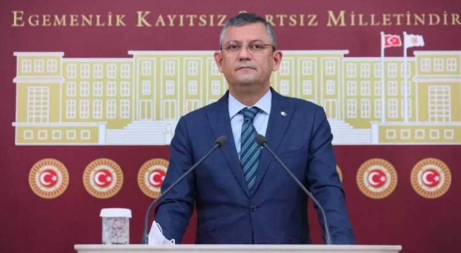 Özgür Özel, CHP Genel Başkanlığı'na adaylığını açıkladı!