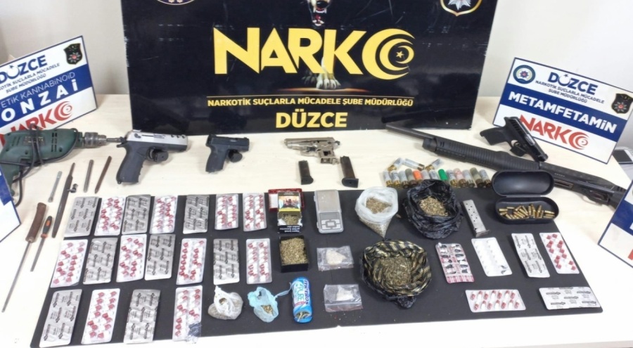 Düzce'de uyuşturucu tacirlerine eş zamanlı operasyon!