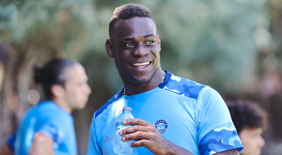 Balotelli Adana Demirspor ile sözleşme imzalandı