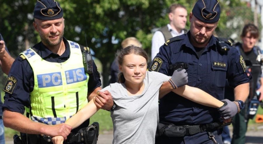 Greta Thunberg, 2 ayda 2'inci kez gözaltına alındı